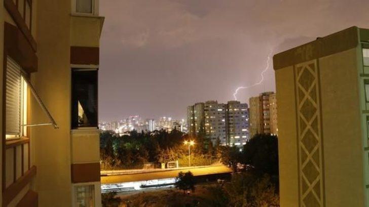 Şimşekler geceyi aydınlattı   G4