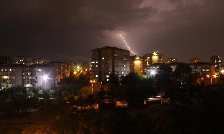Şimşekler geceyi aydınlattı   G2