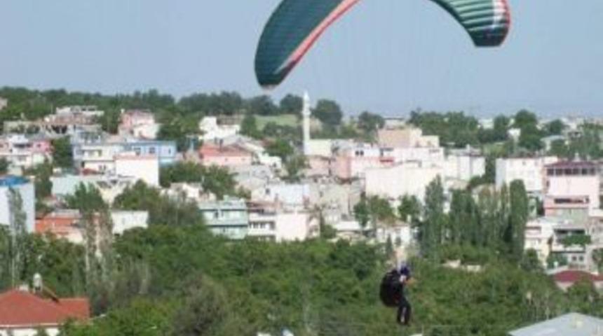 Tut İl&ccedil;esi Yama&ccedil; Paraş&uuml;t&uuml; Şenliğine Hazırlanıyor