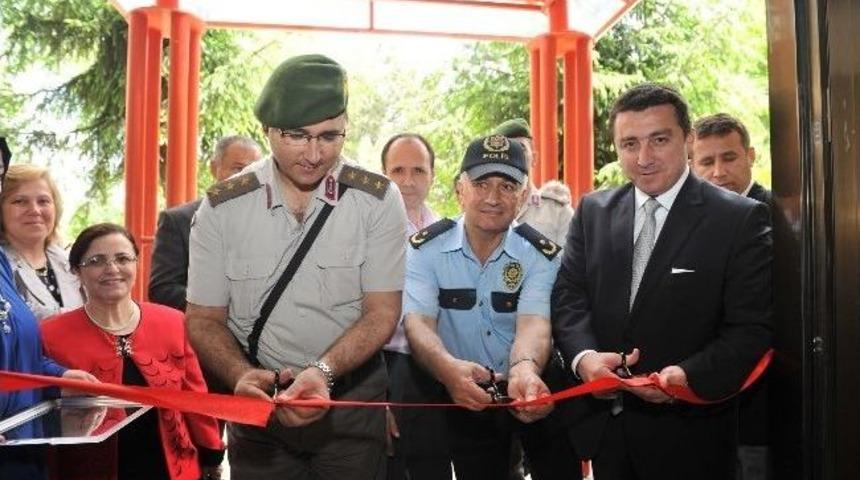 Boz&uuml;y&uuml;k&rsquo;te 3 Boyutlu Resim Sergisi A&ccedil;ıldı
