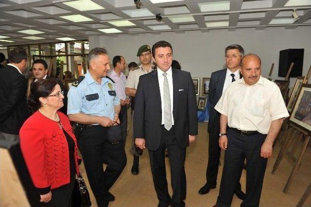 Boz&uuml;y&uuml;k&rsquo;te 3 Boyutlu Resim Sergisi A&ccedil;ıldı 2