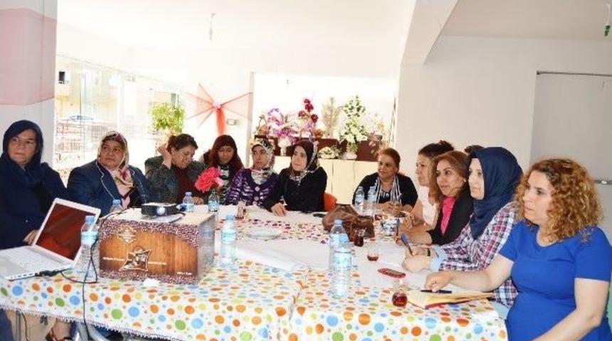 Besni&rsquo;de Kadının G&uuml;&ccedil;lendirilmesi Semineri
