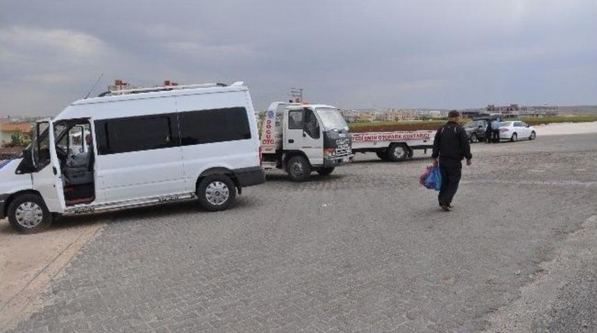 Midyat'ta Trafik Kazası: 1 &Ouml;l&uuml;, 2 Yaralı