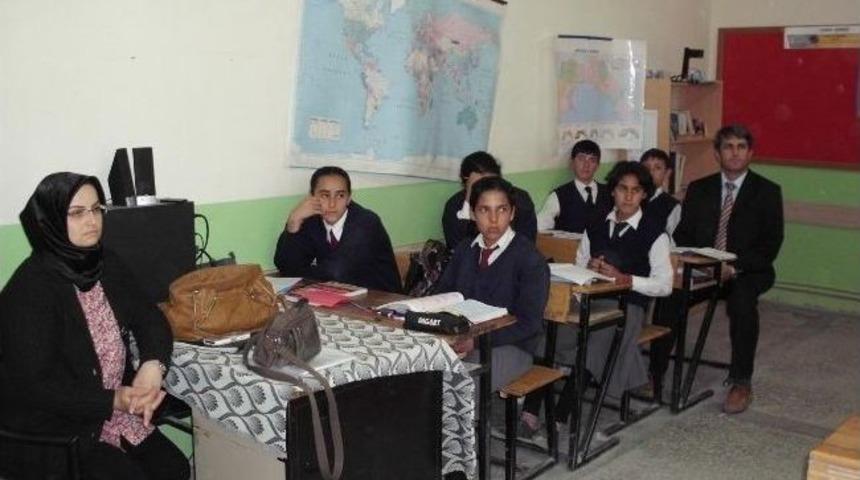 Korkuteli Teknik Ve End&uuml;stri Meslek Lisesi Okul Tanıtımında