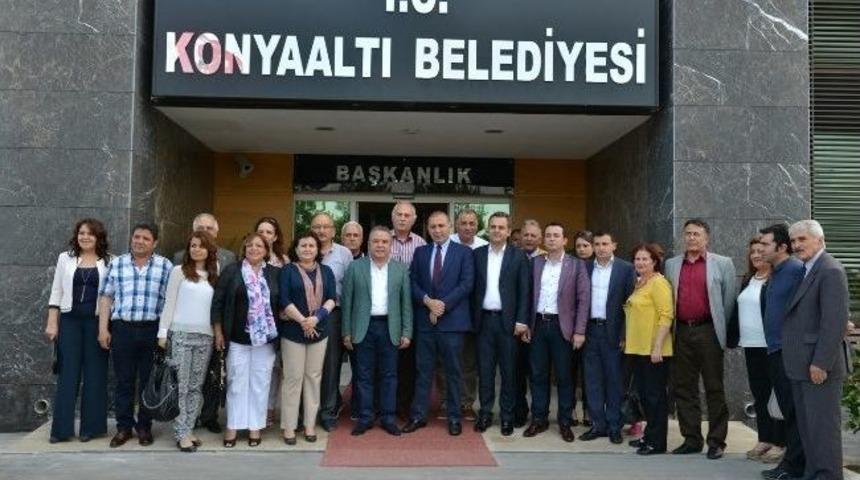 Tekin: &ldquo;konyaaltı, T&uuml;rkiye&rsquo;nin Parlayan Y&uuml;z&uuml;&rdquo;