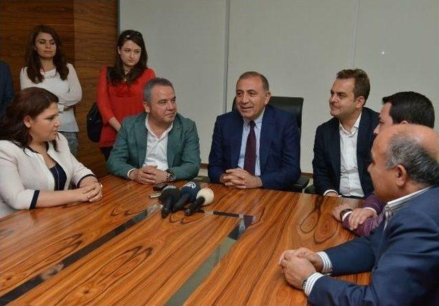 Tekin: “konyaaltı, Türkiye’nin Parlayan Yüzü”