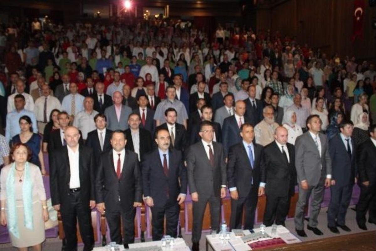 K&uuml;&ccedil;&uuml;k&ccedil;ekmeceli Okurlar, 1 Milyon Kitapla Rekora Koşuyor