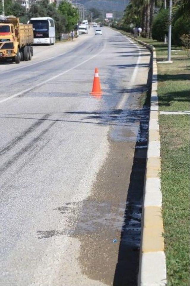 Tır Şoförü Yayaya Çarpmamak İçin Kaza Yaptı 1
