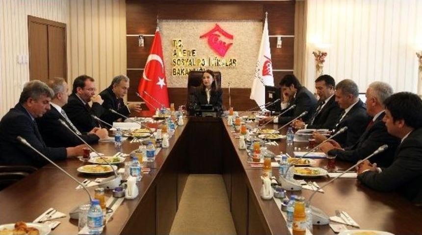 Sakaryaspor İ&ccedil;in Umutlandıran Toplantı