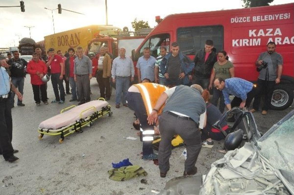 D&uuml;zce&rsquo;de D-100 Karayolunda Kaza: 5 Yaralı
