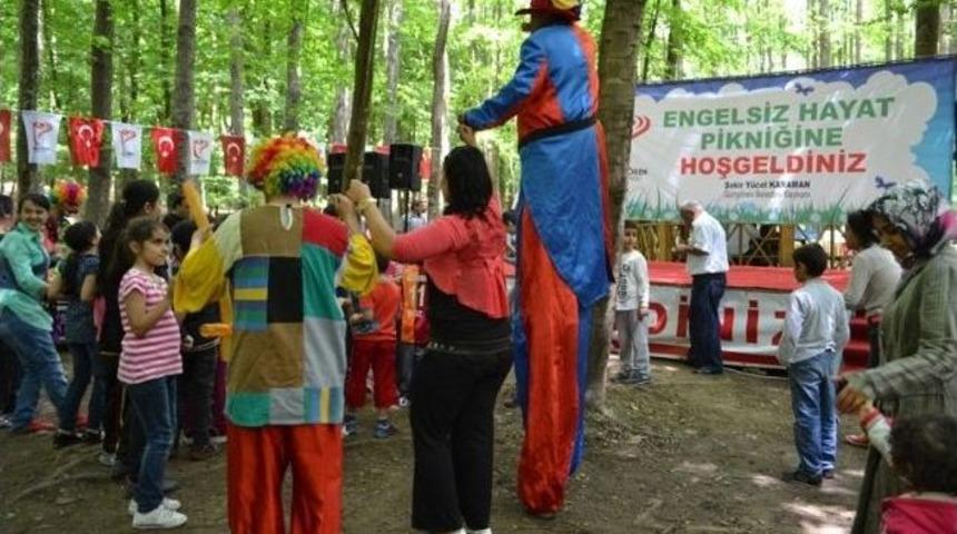 Engelliler Piknikte G&ouml;n&uuml;llerince Eğlendi