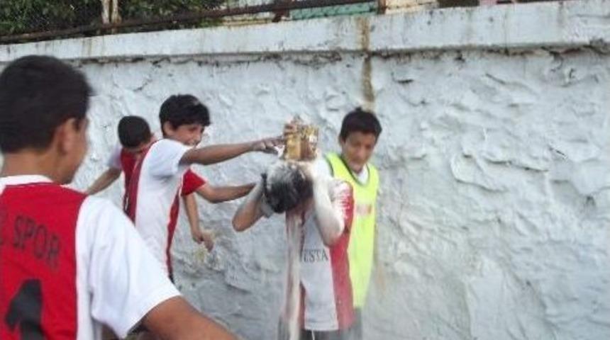 K&ouml;pr&uuml;l&uuml;spor&rsquo;dan Geleneksel Doğum G&uuml;n&uuml; Kutlaması