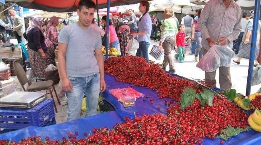 Doluya Tutulan Kiraz &Uuml;reticisi Kredi Faizlerinin Ertelenmesini İstiyor