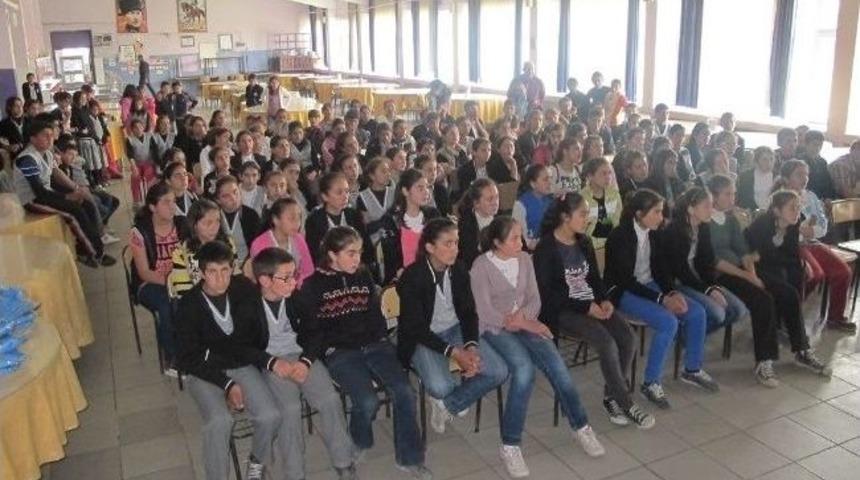 Arpa&ccedil;ay&rsquo;da &lsquo;gelin Tanış Olalım Polisimizi Tanıyalım&rsquo; Projesi