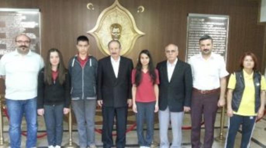 Lise &Ouml;ğrencileri Yunanistan Yolcusu