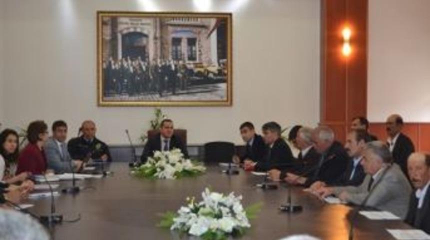 Paland&ouml;ken Muhtarları Eğitim Toplantısı Yapıldı