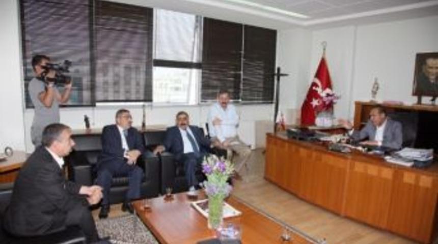 S&ouml;zl&uuml;: &ldquo;siyasi Rekabet Yok Hizmet İ&ccedil;in İşbirliği Var&rdquo;