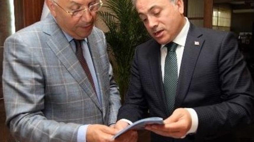 Kumbuzoğlu&rsquo;ndan Yaşar&rsquo;a Ziyaret