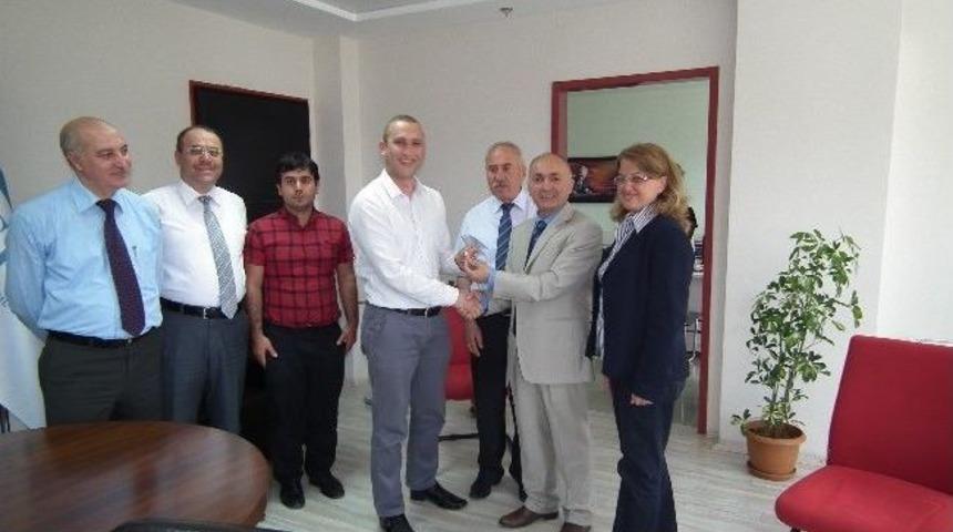 Başarılı Personele &Ouml;d&uuml;l