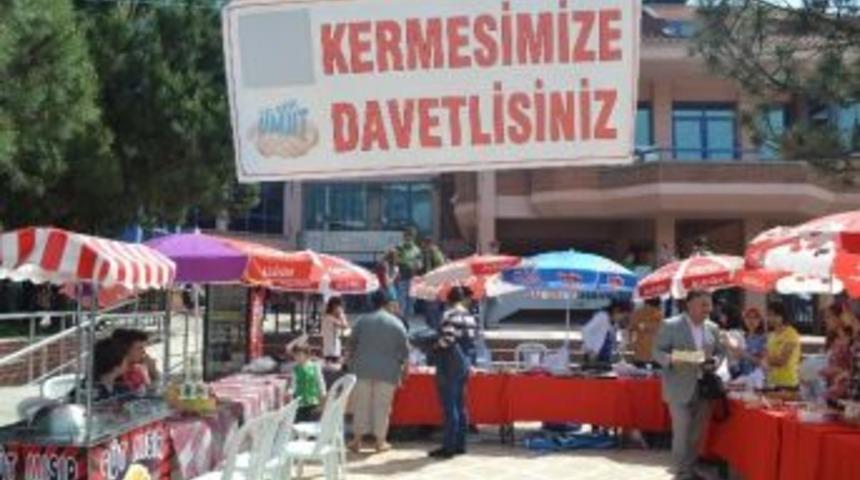 Lise &Ouml;ğrencilerinden &Ouml;rnek Davranış