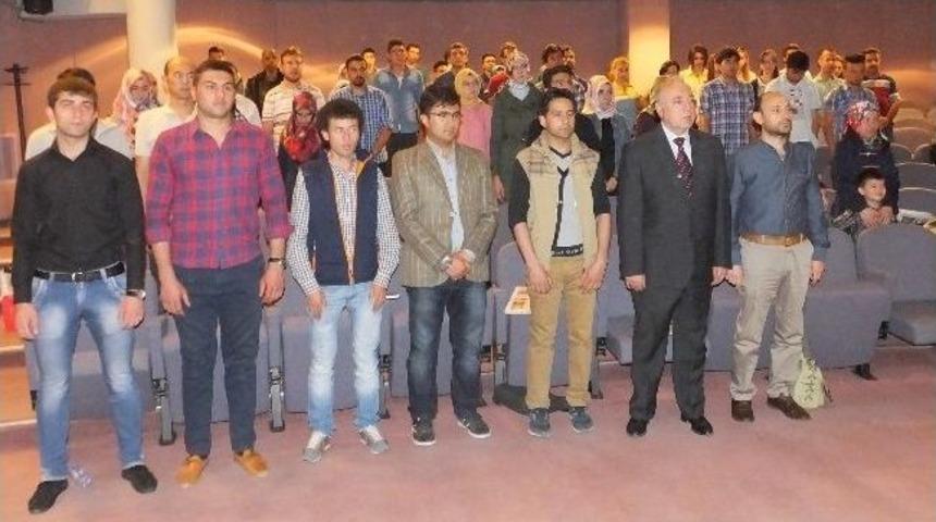 D&uuml;nya &Ouml;ğrencilerinden Soma İ&ccedil;in Saygı Duruşu