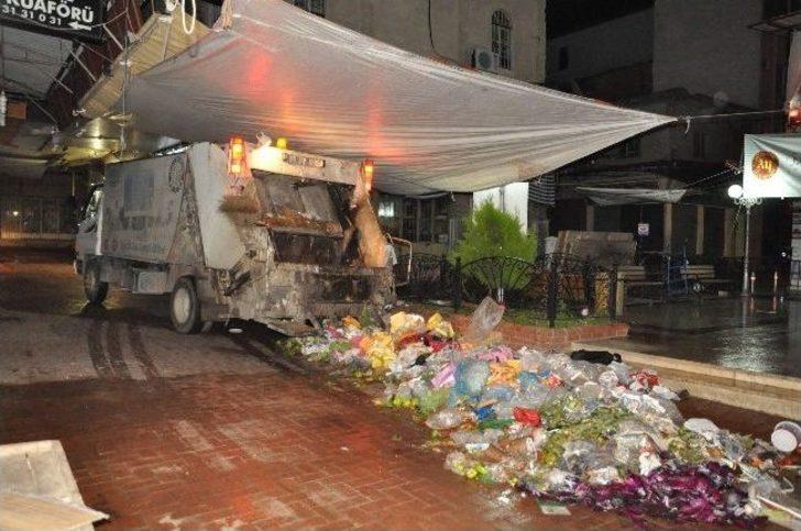 Nazilli'de Sokaklar Deterjanlı Su İle Yıkandı G2