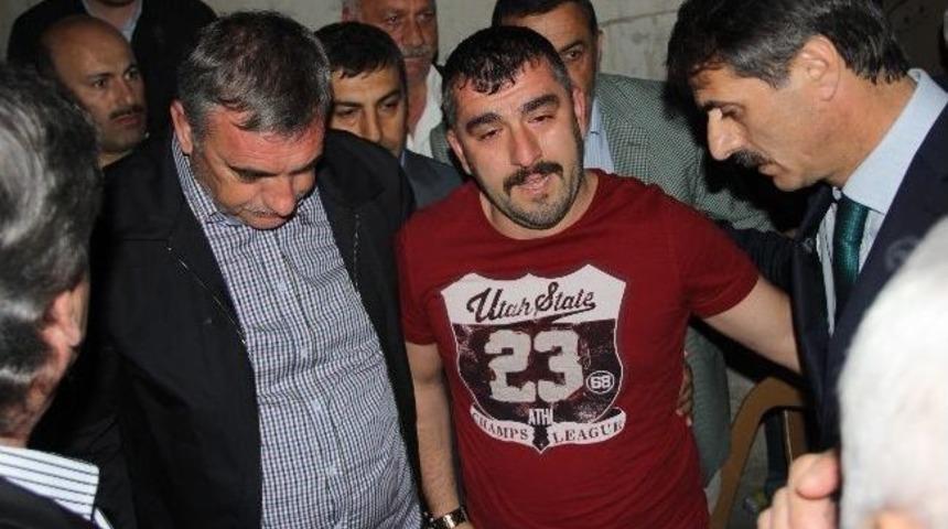 Askf Başkanı H&uuml;seyin Kama&rsquo;nın &Ouml;ld&uuml;ğ&uuml; Duyan Yakınları Hastaneye Akın Etti