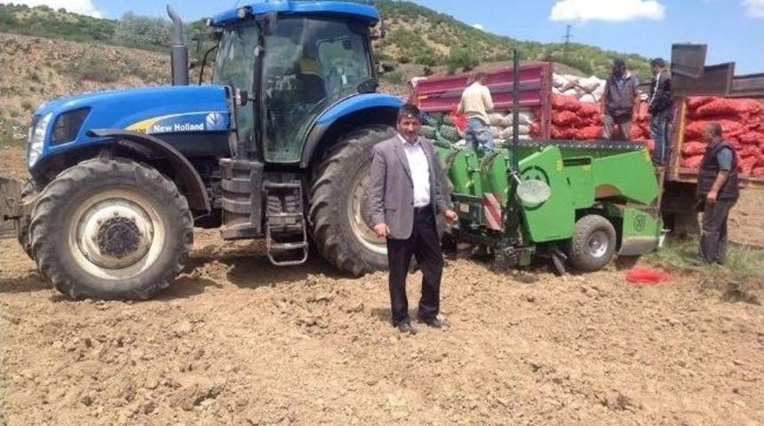 Akdağmadeni&rsquo;nde Deneme Ama&ccedil;lı Patates Ekimi Yapıldı