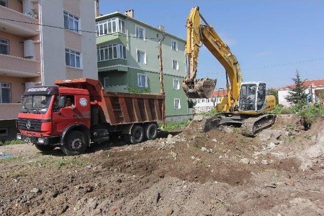 Kırklareli'de Fen İşleri Müdürlüğü Çalışmalarını Sürdürüyor