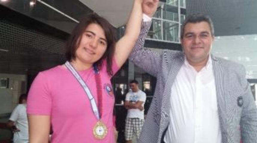 &Ouml;zel Sporcular T&uuml;rkiye Y&uuml;zme Şampiyonası