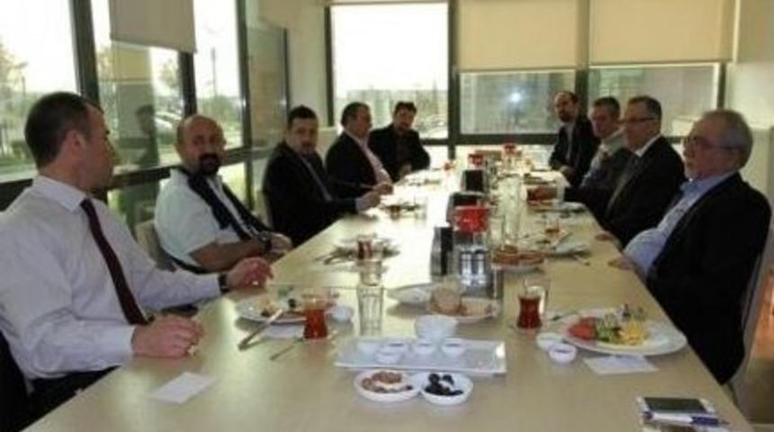 Sanayicilerin Kahvaltı Buluşmaları S&uuml;r&uuml;yor