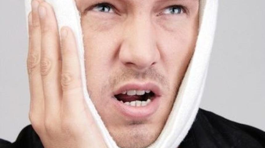 Bu Alışkanlıklar Dişlere Zarar Veriyor !