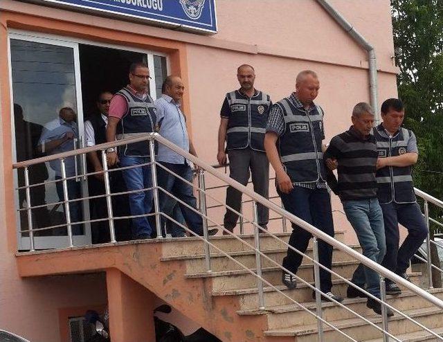 Çaldıkları Parayı Harcayamadan Yakalandılar 1