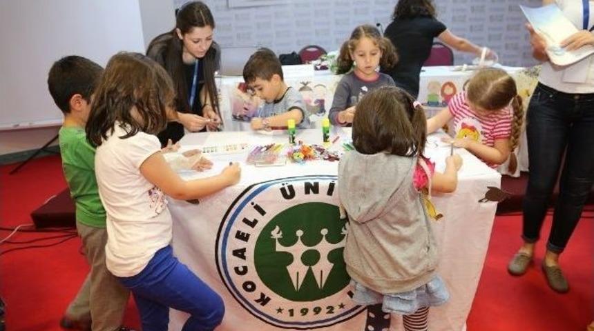 Kitap Fuarında &Ccedil;ocuklara Masal At&ouml;lyesi