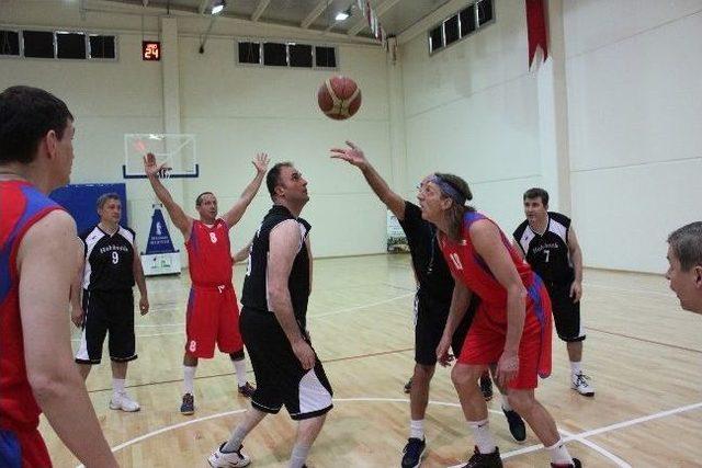 3. Uluslararası Bergama Veteran Basketbol Turnuvası Başladı 1