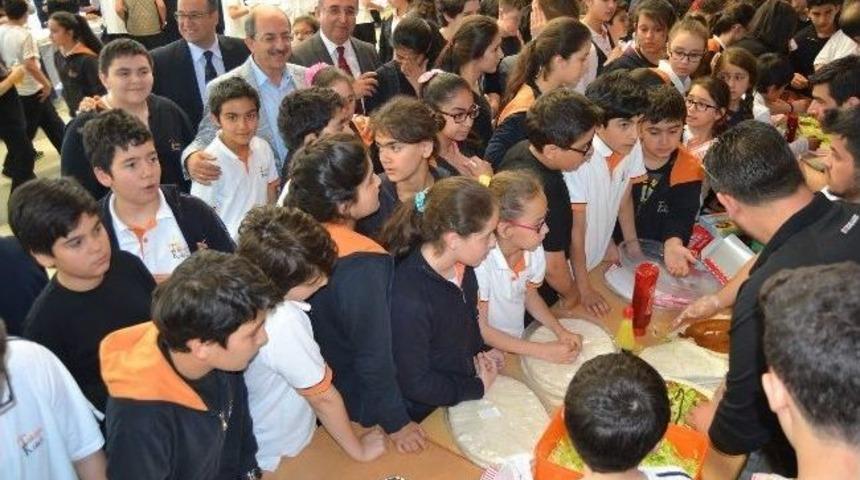 Tekden Koleji &Ouml;ğrencilerinden Soma Yararına Kermes