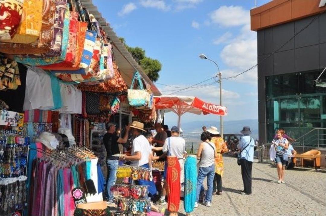 Akropol Esnafı Yerli Turiste Hasret
