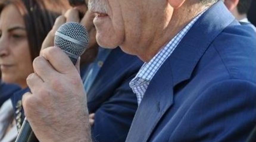 Ahmet T&uuml;rk Ağrı&rsquo;da