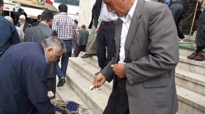 Cuma Sonrasında Bosna Hersek İ&ccedil;in Yardım Toplandı