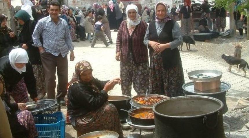 Burhaniye&rsquo;de K&ouml;yl&uuml; Kadınların Hayır İmecesi