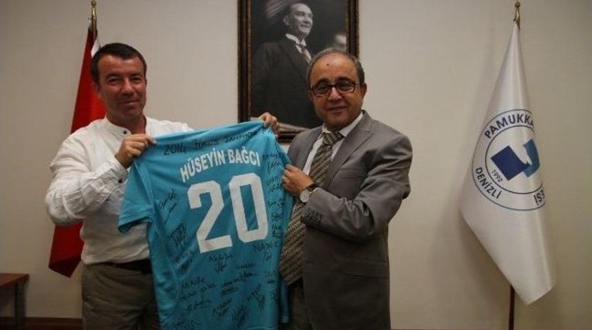 T&uuml;rkiye Şampiyonu Takım Rekt&ouml;r&uuml; Ziyaret Etti