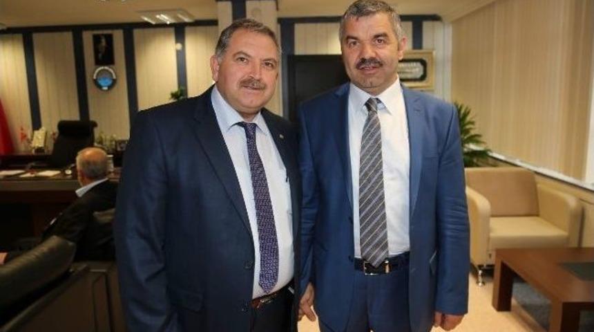 Talasemi Ve L&ouml;semililer Derneğinden Kocasinan Belediye Başkanı &Ccedil;elik'e Ziyaret