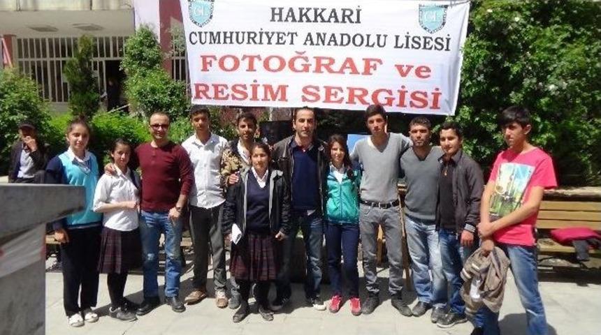 Dar Gelirli &Ouml;ğrenciler İ&ccedil;in Resim Ve Fotoğraf Sergisi