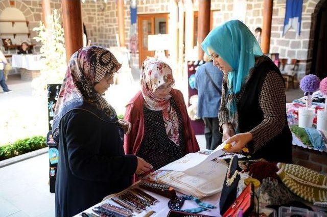 El Ürünleri Pazarında Yeni Satış Dönemi Başladı