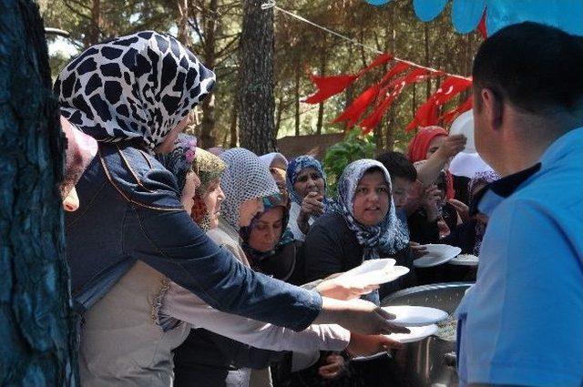 Demirci’de Belediye Hıdrellez Etkinliği Düzenledi