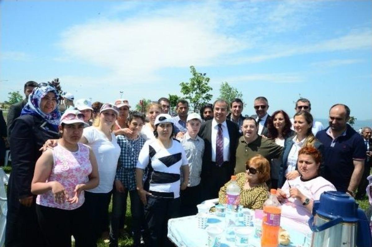 Engelliler, &Ouml;zel Eğitim Şenliği&rsquo;nde Eğlendi