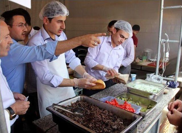 Deve Dönerine Yoğun İlgi