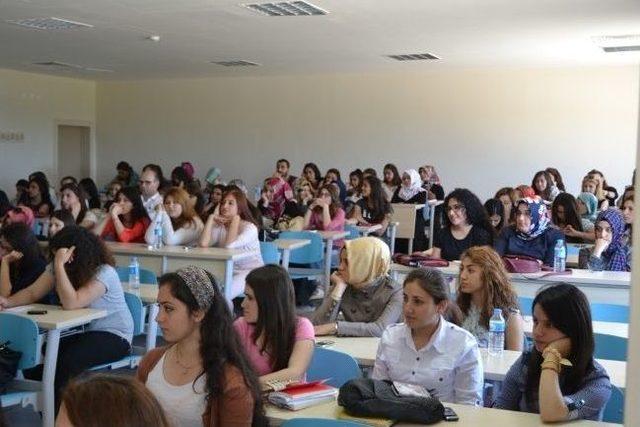 &Ouml;ğrencilere Evlilik &Ouml;ncesi Semineri 1