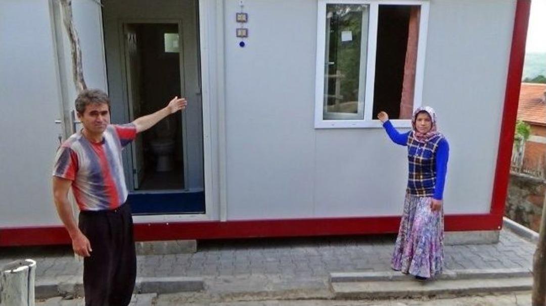 (&ouml;zel Haber) Harabe Evden Kurtuldu Konteyner Eve Kavuştu