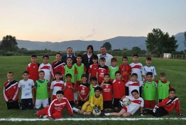 Gökhan Güleç Gürsu Belediye Spor Kulübü U-11 Takımı İle Buluştu